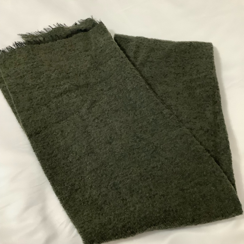 Eileen Fisher Green Alpaca Blend Scarf (C023) - Picture 2 of 7